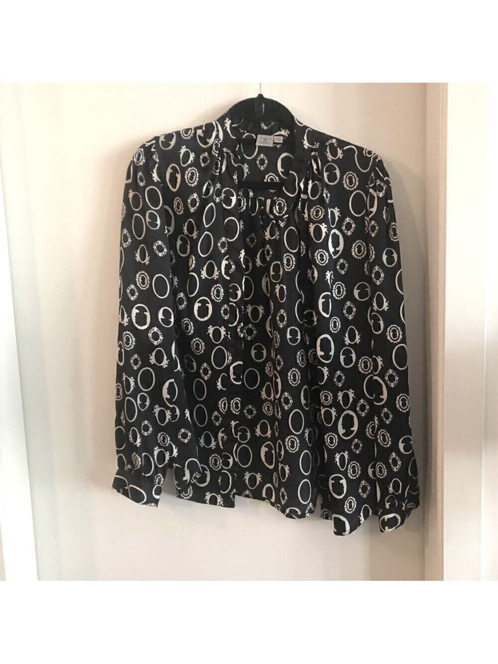 TRISTAN Printed Long Sleeve Keyhole Button Down Satin Like Black & White Blouse